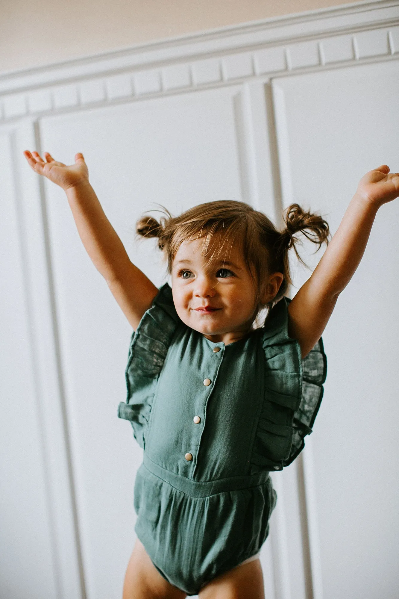 Organic Muslin Ruffle Bodysuit
